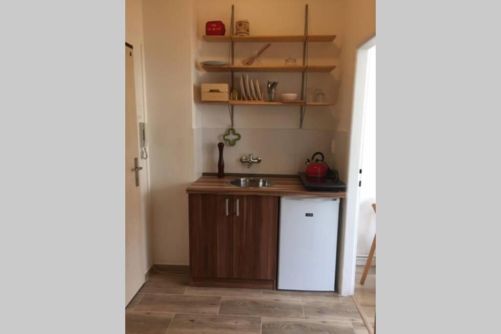A Cosy Studio In The City Centre Pressburg Exterior foto